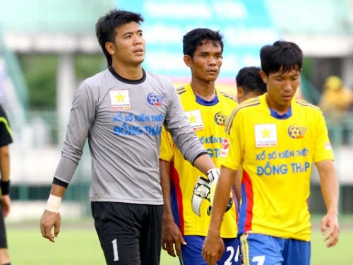 Trần Bửu Ngọc: Muốn đá bóng cho quê hương cũng khó…
