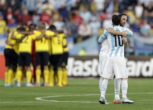 Argentina 1-0 Jamaica: 3 điểm của Higuain