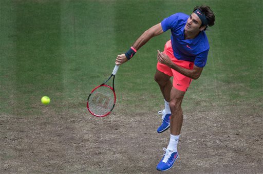 Roger Federer 2-0 Ivo Karlovic: Nhọc nhằn vào bán kết