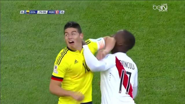 James Rodriguez thoát thẻ sau cú thúc cùi chỏ