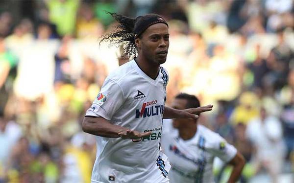 Ronaldinho từ ông vua trời Âu tới niềm hy vọng trụ hạng Nam Mỹ