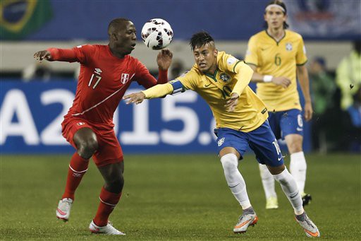 5 pha bóng ngẫu hứng nhất vòng bảng Copa America 2015