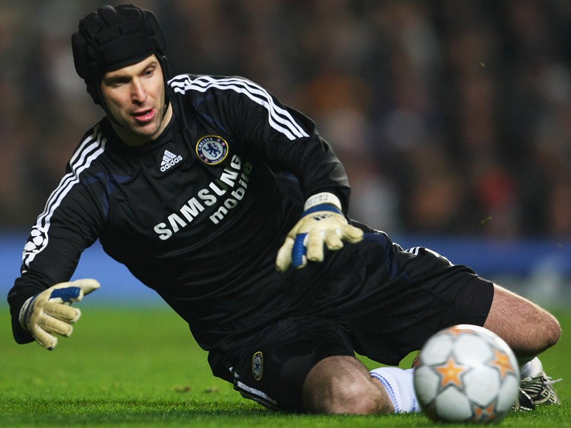 CĐV Arsenal chế video chào đón Petr Cech