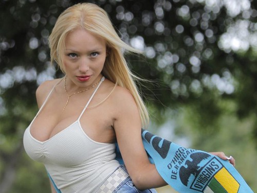 Daniella Chavez: Mê Ronaldo, chê Neymar & Sanchez