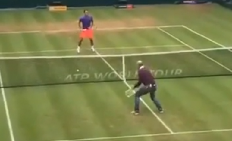 Pep Guardiola khiến Roger Federer đổ gục trên sân tennis