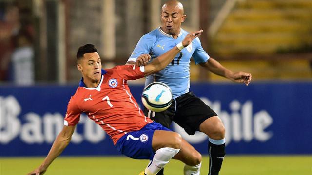 Alexis Sanchez làm khổ hàng phòng ngự Uruguay ra sao?