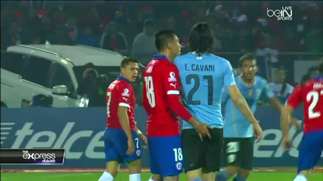 Góc khuất pha ‘nắn lốp’ dẫn tới tấm thẻ đỏ của Cavani