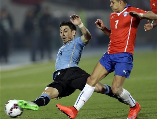 Tấm thẻ đỏ dập tắt hy vọng của người Uruguay