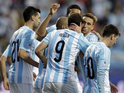 06h30 (27/06),Argentina – Colombia: Nuốt trôi cà phê… tẩm độc