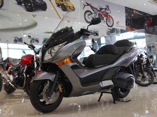 Honda Silver Wing GT600 ABS: Loại xe tay ga cỡ lớn