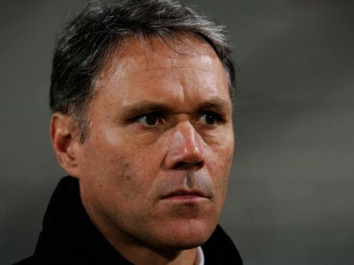 Van Basten: Từ chức thấy dễ thở hơn