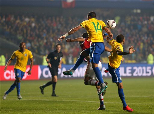 Cách Thiago Silva ‘xé’ tấm vé vào bán kết