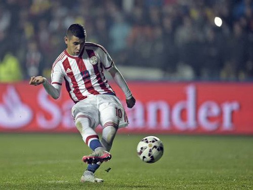 Chú của tuyển thủ Paraguay đột tử sau trận thắng trước Brazil