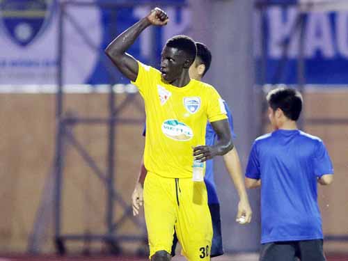 FLC Thanh Hóa 4-3 ĐT.LA: Phim hành động