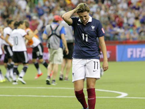 Nữ tuyển thủ pháp: “FIFA coi cầu thủ như những con ngốc”