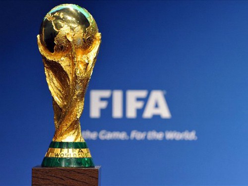 Tây Ban Nha đối đầu với FIFA