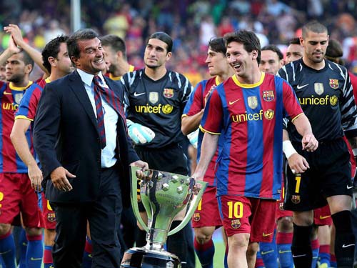 Joan Laporta: “Messi đáng được dựng tượng”