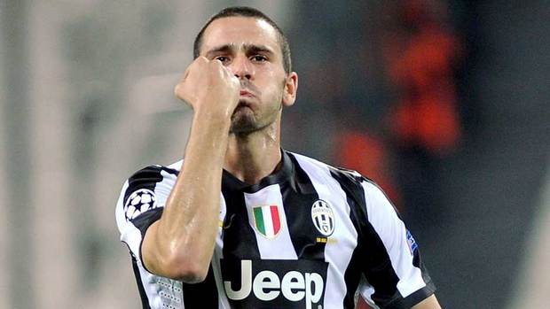 Real ra giá khủng cho trung vệ Juventus, Man Utd mừng thầm