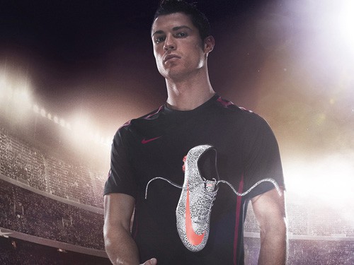 Ronaldo nằm trong top 10 ngôi sao kiếm tiền giỏi nhất thế giới