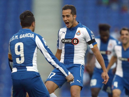 Real mua lại Lucas Vazquez: Casillas và Ramos sẽ phải ra đường?