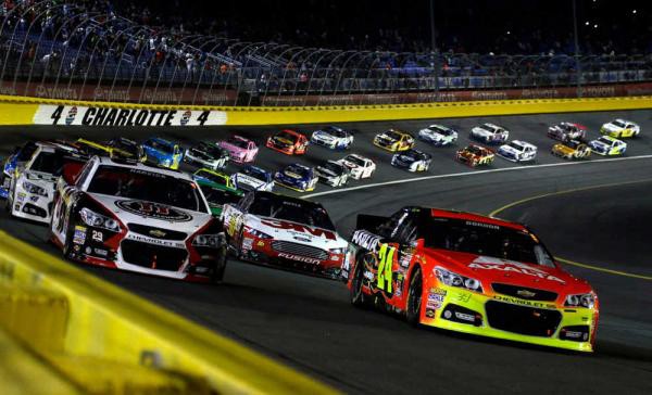 5 khoảnh khắc vĩ đại nhất lịch sử giải đua Sprint Cup