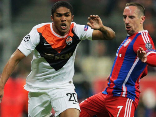 Douglas Costa: Thích Ronaldinho và sẽ thay Ribery