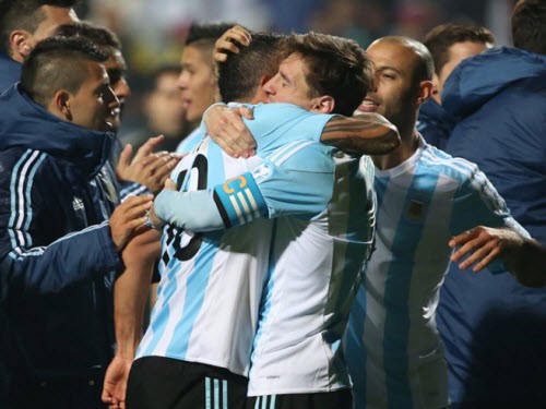 Lionel Messi và Carlos Tevez: Hòa hợp cho vinh quang