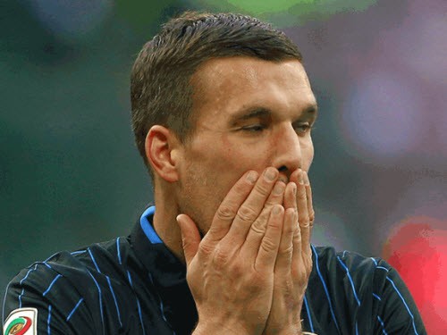 Người đại diện cho Lukas Podolski: Không thể tin là Wenger thật lòng