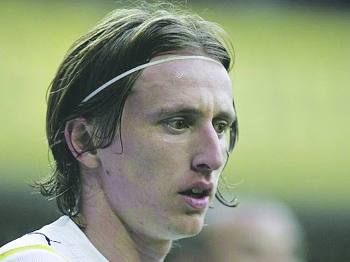 Có gian lận vụ chuyển nhượng Modric?