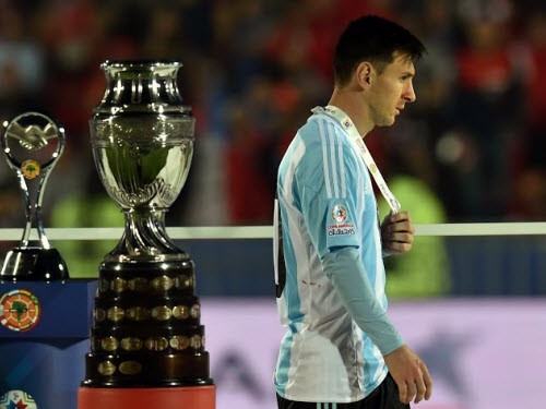 Copa America 2015 kết thúc: Mất Copa, Messi bỏ cả Nga?
