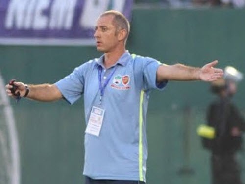 HLV Guillaume Graechen: “Trọng tài xử ép HA.GL”