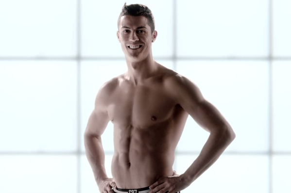 CR7 bật mí bí quyết để có body chuẩn