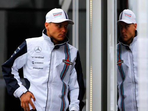 Cuộc đua đến chiếc ghế lái của Raikkonen: Bottas mất điểm
