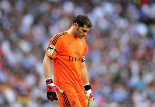 Real Madrid thất hứa, Casillas chưa thể ra đi