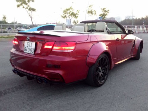 “Xế độ” theo kiểu Liberty Walk tại TP.HCM