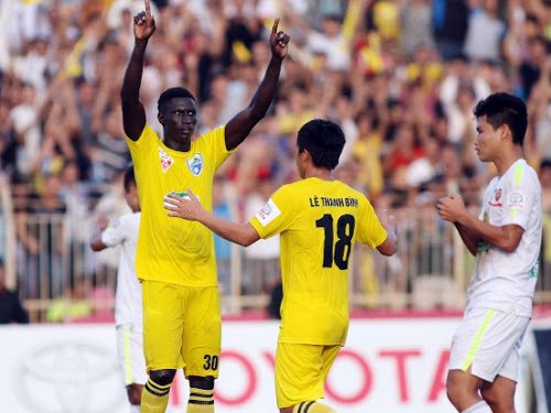 5 điểm nhấn vòng 15 – Toyota V.League 2015