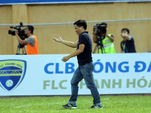 FLC Thanh Hóa 2-1 HA.GL: Về “méc” bầu Đức