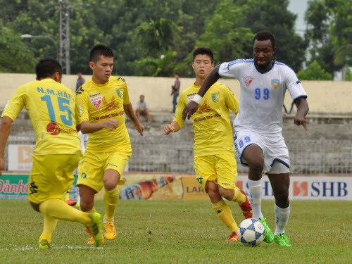 QNK Quảng Nam 2–2 Hà Nội T&T: Lại “hòa cả làng”