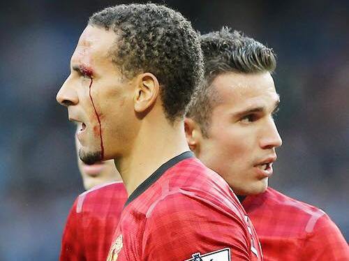 Rio Ferdinand: “Phút giây Sir Alex nghỉ hưu, Persie như vỡ vụn ra từng mảnh”