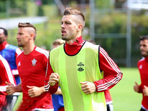 Man Utd mua sắm ồ ạt: Xe sỏi không thấy viên đá quý
