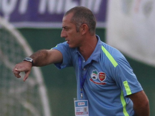 HLV Guillaume Graechen: “Lối chơi kỹ thuật không thể tồn tại ở V.League”