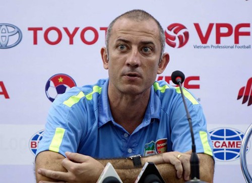 HLV Graechen: “Nếu rớt hạng, lỗi do tôi”