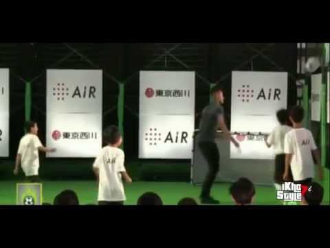Neymar mướt mồ hôi với các em nhỏ Nhật Bản
