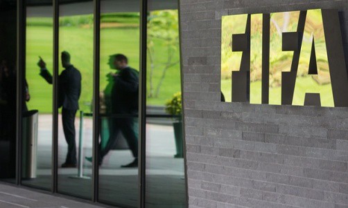 1 quan chức FIFA bị dẫn độ về Mỹ