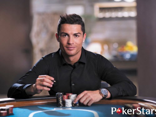 Cristiano Ronaldo: “Bóng đá là thế giới, “poker là trò chơi”