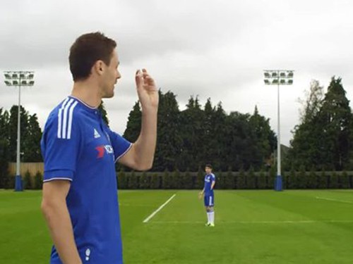 ‘Người khổng lồ’ Matic trổ tài ảo thuật khiến Oscar mất vui