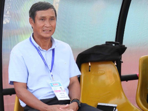 Văn Quyến: HLV trưởng hay cầu thủ là người quyết định chuyên môn?