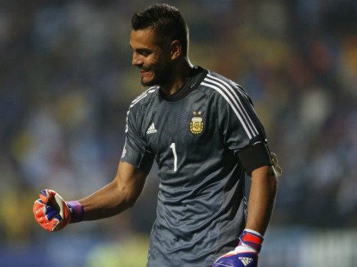 CĐV M.U không khoái thủ môn số 1 Argentina