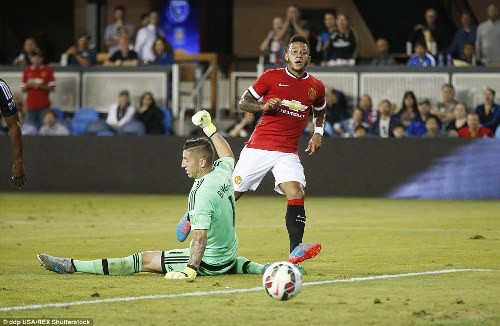 Memphis Depay ghi bàn, M.U thắng trận thứ 2