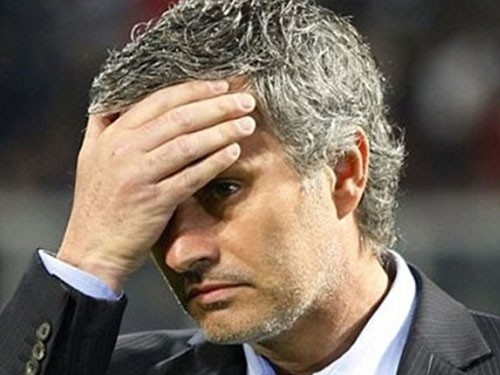 Mourinho bẽ mặt trên đất Mỹ vì hai thủ thành của Chelsea